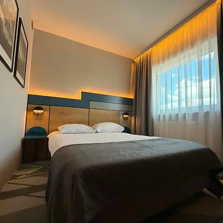 Air Hotel-2
