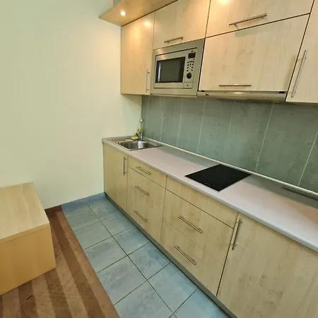 10Q - Z6 Room 204A-2