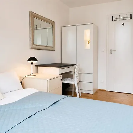 V27 Ajax Warsaw Bed&Breakfast Rooms-3