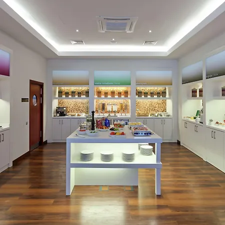 Hampton By Hilton Warsaw Airport-3