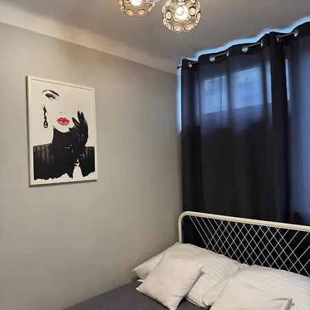 Coser Apartamenty ul Grzybowska 16 22-2