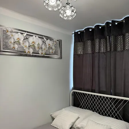 Coser Apartamenty Ul Grzybowska 16 22-3