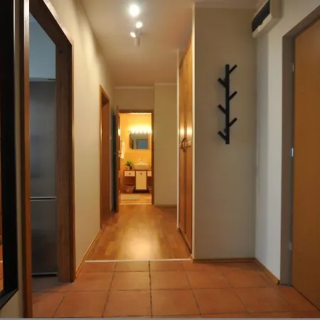 Fieldorfa Apartment-2