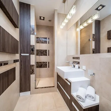 Apartment Premium Old Town By Your Freedom-2