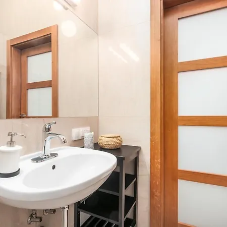 Nowy Świat Cozy Apartment Warsaw by Noclegi Renters-3