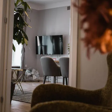 White Residence 4Rooms - City Center-2