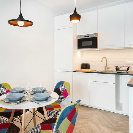 Apartments Rondo Wiatraczna by Renters-3