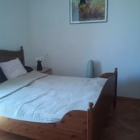 Center Apartment-3