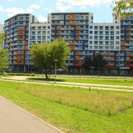 Apartamenty Metro Słodowiec, free parking Żeromskiego 1 CMKP- 5 min-3