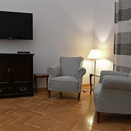 APARTAMENT na DLUGIEJ-2
