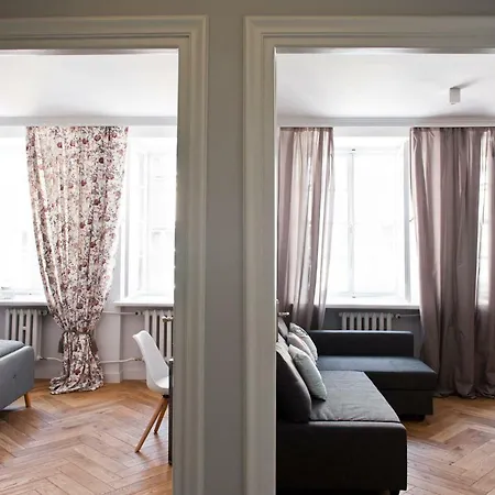 Red Brick Old Town Apartment-2