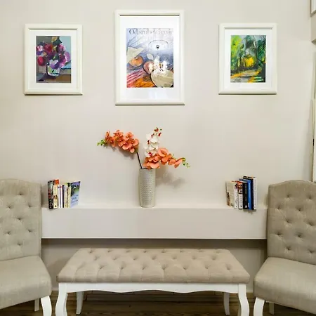 Clicktheflat Palace Of Culture Art Apartment-2