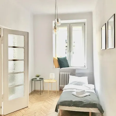 Chmielna Warsaw Plus-3