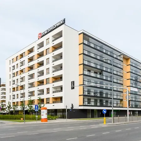 M&R Apartament Airport&Business Deluxe Cybernetyki 17 - Underground Garage - Free Wifi - Netflix - Air Conditioning - Self Check-In, Close By Chopin Airport-2