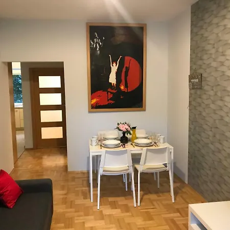 Rent0Nline Hoza Apartment Center Metro-3