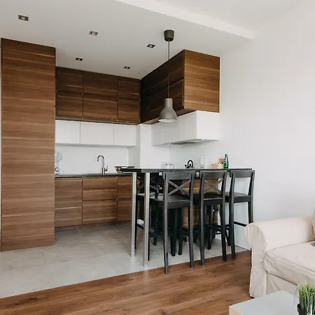 ShortStayPoland Kolejowa (B10)-2