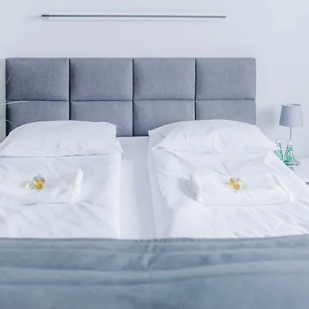 Plac Zbawiciela - 2 Rooms, 4 Beds - Sleeps 6 Comfortably-2