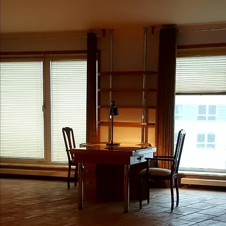 Studio 4-2