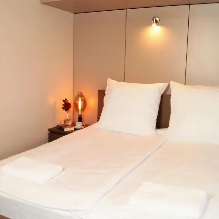 Alma Apartments Rondo Onz-3