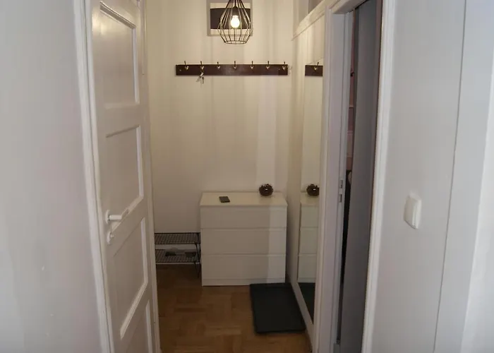 Under Castle Apartment Warszawa, Polska