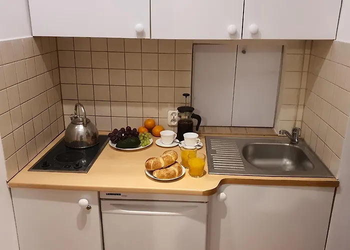 RentOnline Kościelna Apartment Old Town Warszawa, Polska