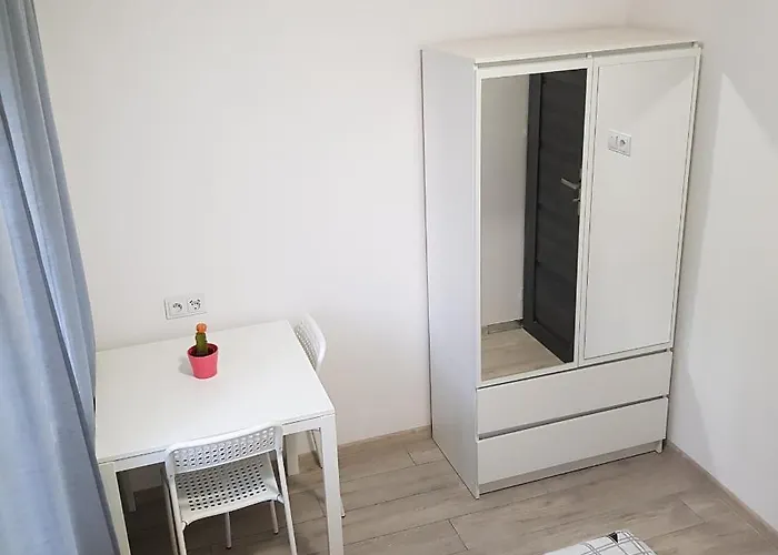 Mirrorroom Pl Downtown Варшава, Польща
