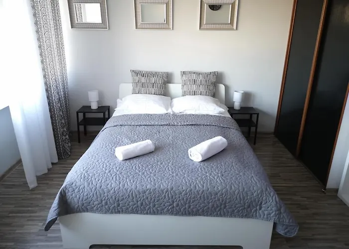 Ferienwohnung Smolna Tower Exclusive Warschau, Polen