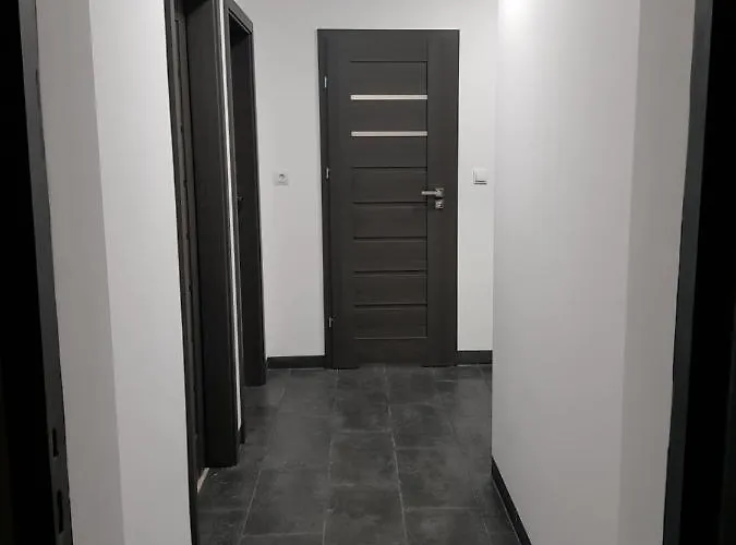 Mirrorroom Pl Airport Варшава, Польща