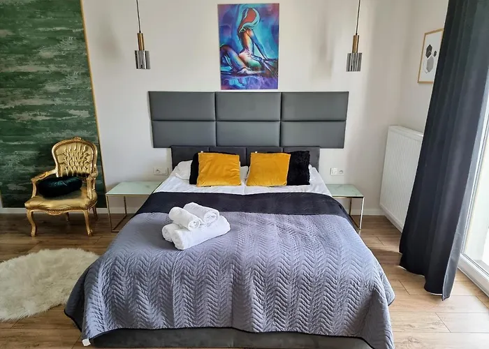 Apartment Jana Kazimierza Wola by Noclegi Renters