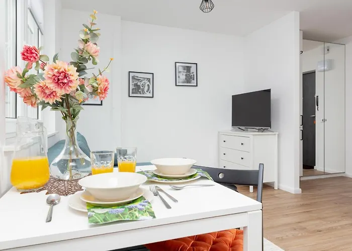 Studio Apartment Ochota Siemieńskiego by Renters Warszawa, Polska