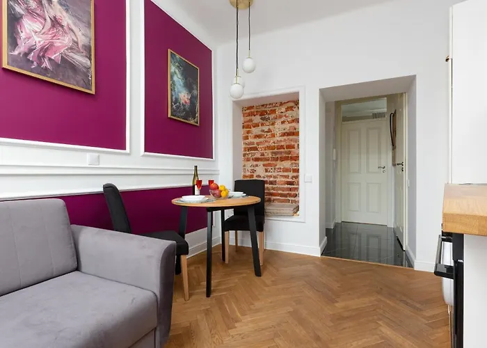 Apartament przy Placu Zamkowym by Renters Warszawa, Polska