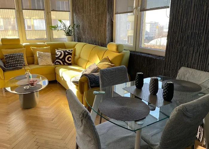 Grey Gucci Apartment City Center Warszawa, Polska