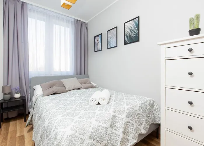 Family Apartment Saska Kępa by Renters Warszawa, Polska