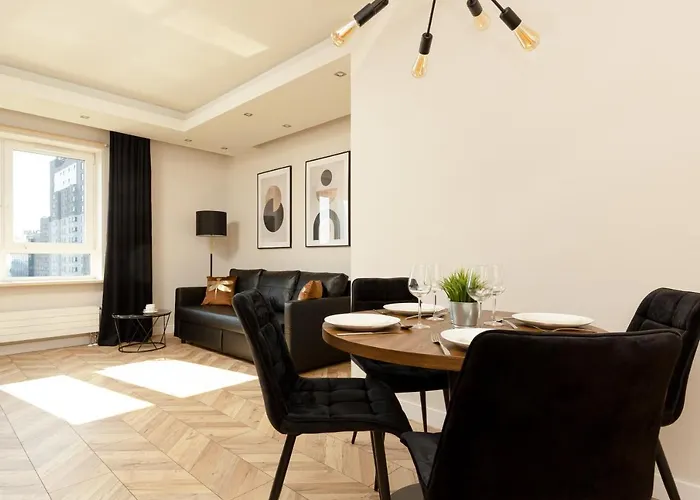 Platinum Towers Apartment With Parking By Renters Prestige Warszawa, Polska
