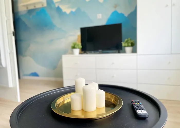 Batorego 18 - Blue - 450M Stacja Metra Pola Mokotowskie, 800M Biblioteka Narodowa, 20M Piekny Park Pola Mokotowskie, 800M Do Sgh - Wifi - Smart Tv - Good s