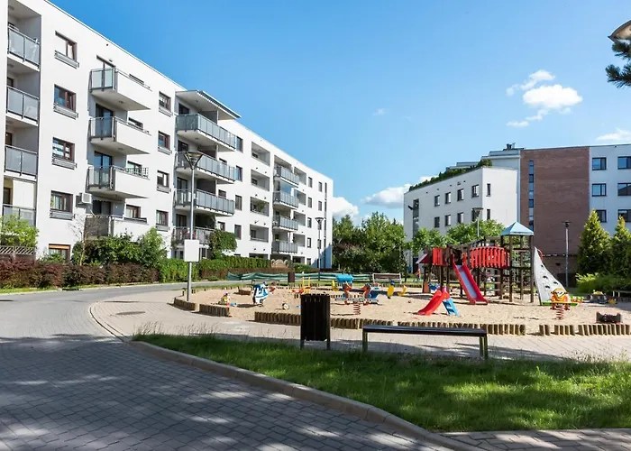 Green District 2Br Airconditioned P By Bookinghost Варшава, Польща