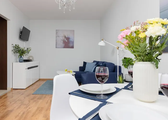 Warsaw Bemowo Apartment With Balcony By Noclegi Renters, Polska