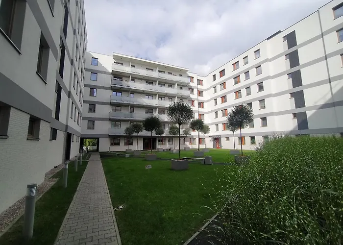 Fajny apartament z parkingiem, obok metra. Warszawa, Polska