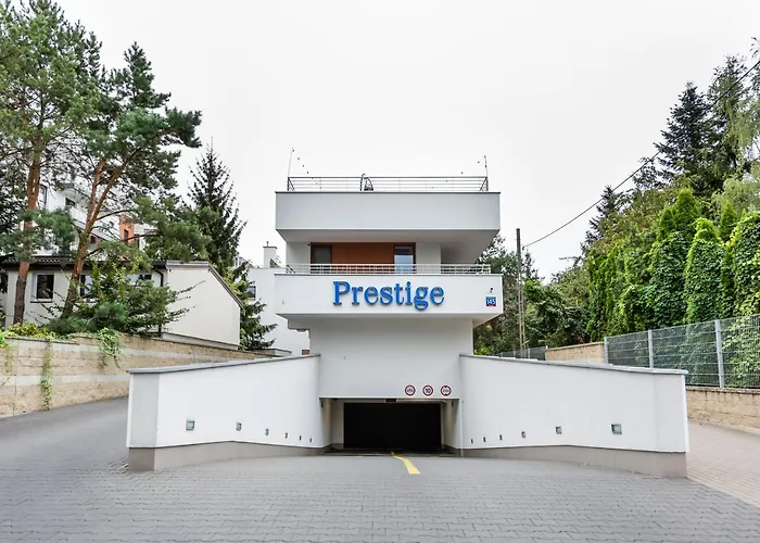 Prestige Verdant Apartment By Bookinghost Warszawa, Polska