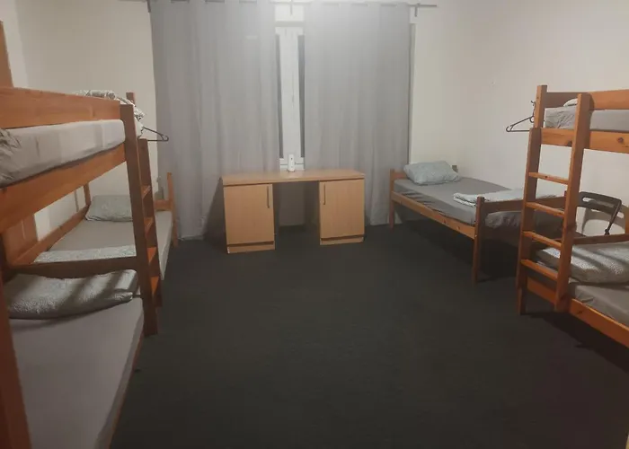 Polsland Hostels Airport