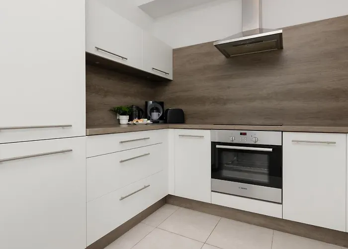 Mokotów Bernardyńska Apartment with Balcony by Noclegi Renters Warszawa, Polska