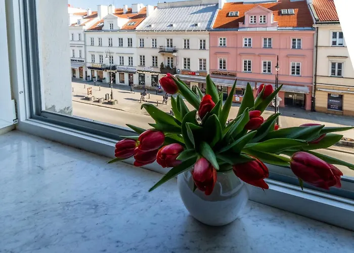 Apartament luster i obrazów Warszawa, Polska
