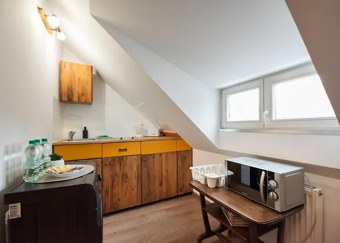Nowy Świat Modern Vintage Apartment Warszawa, Polska
