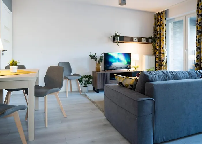 Apartament Słoneczny Kamienica Grochów with free parking Warszawa, Polska
