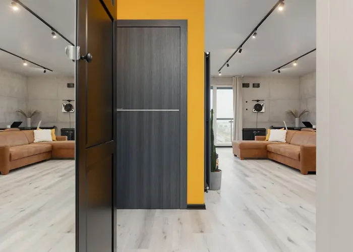 Industrial Pet-Friendly Apartment With Movie Projector By Noclegi Renters Warszawa, Polska