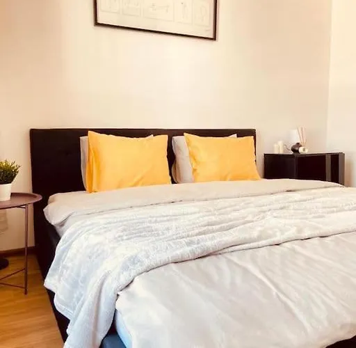 Spacious,Stylish And Comfortable 2 Room Apartment With Million Dollar View Warszawa, Polska