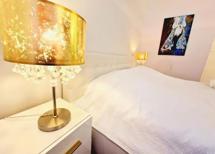 Luxury Princessa Apartment & Garage & Cable Tv Channels Warszawa, Polska