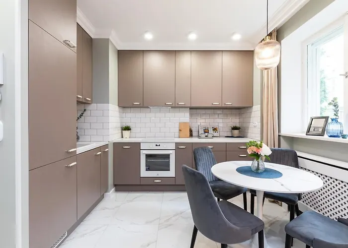 Apartament Superapart Wojska Polskiego, Serene Urban Retreat With Skyline Views Warszawa, Polska