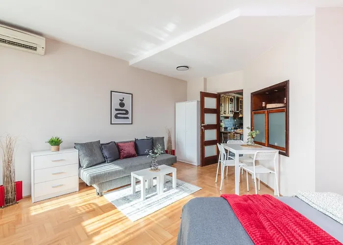 Room Powstancow Slaskich 61 Варшава, Польща