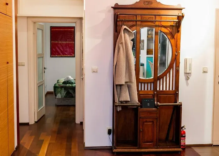Stunning Apartment. Garage. Security. Mokotow Area Варшава, Польща